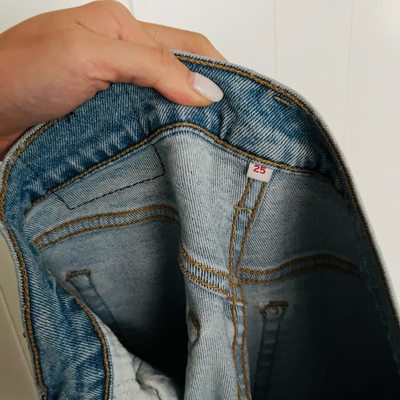 Levi’s Wedgie Icon High-Rise Jeans, Light Blue, 25 - Picture 6 of 10